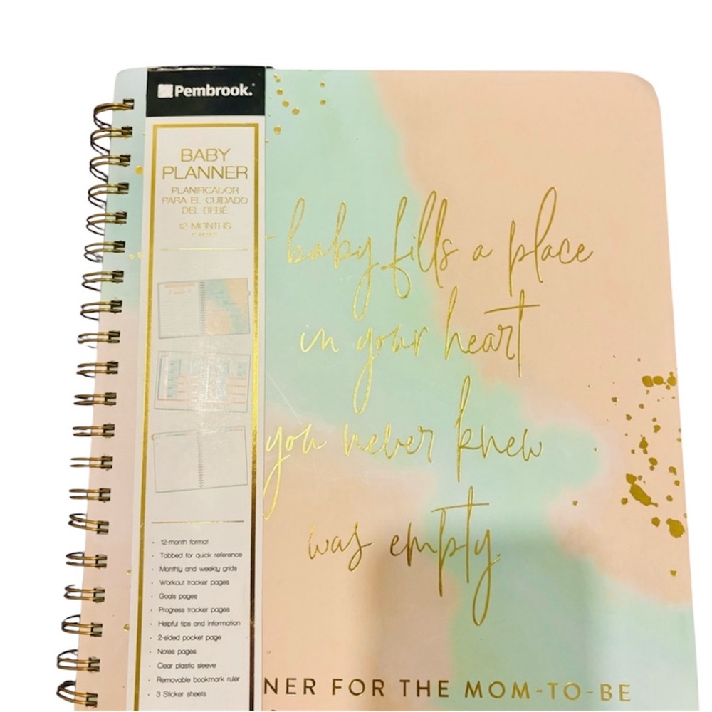 Baby Planner with Gold Accents *NEW* Great baby shower gift! 💚SALE 3/$25